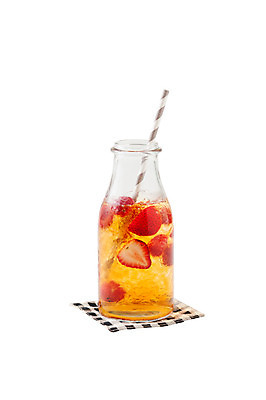 포토 JPG 해외이미지 전통 음료 클리핑패스 음식 백그라운드 과일 유리 딸기 건강 손잡이 요리 사람없음 물 상점 식당 얼음 줄무늬 카페 추위 수확 흰색 신선 칵테일 고명 액체 고급 달콤 맛 상쾌 밀짚 고립 핸드메이드 스타일 맛있는 해외202004 얼림 해외포토 자연요소 감정 컬러 컨셉 무늬 농업 재질 주류 짚 파일형식