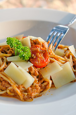 포토 JPG 해외이미지 전통 접시 음식 토마토 부분 치즈 파스타 스파게티 사람없음 빨간색 노란색 식사 이탈리아 흰색 맛 케첩 밀가루 점심식사 삶기 해외202004 해외포토 식기 유럽 컬러 컨셉 채소 유제품 서양음식 소스_음식 가루 파일형식