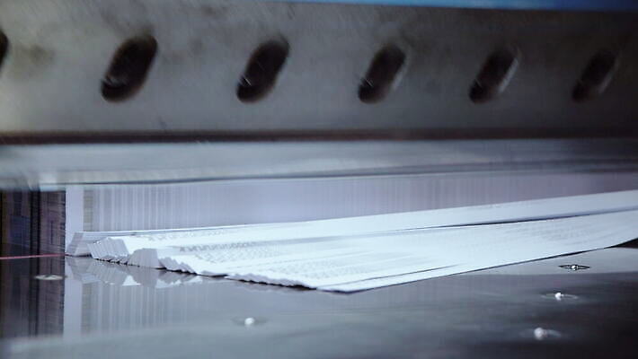 산업 종이 컬러 비즈니스 통신 공장 교통시설 모션 노동자 주택 실내 사람없음 사무실 상점 디지털 기계 장비 벨트 도구 업무 판넬 신문 뉴스 제조 잡지 인쇄 종업원 상업 언론 시트 공학 방법 조종장치 출판 컨베어밸트 4K 인트로 MOV 해외동영상 클립영상 직업 잡화 교육 교통 공업 내부 건물 간행물 작업 시설 동영상 파일형식