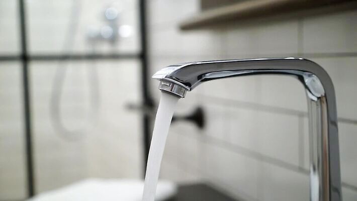 라이프스타일 손 얼굴 신체 아침 실내 건강 관리 사람없음 물 목욕 거울 욕실 신선 떨어짐 씻기 빨래 청소 피부 순수 돌봄 위생관리 스플래쉬 MOV 해외동영상 슬로모션 클립영상 주간 자연요소 컨셉 가사 모션 촬영기법 내부 생활 신체부위 청결 동영상 파일형식