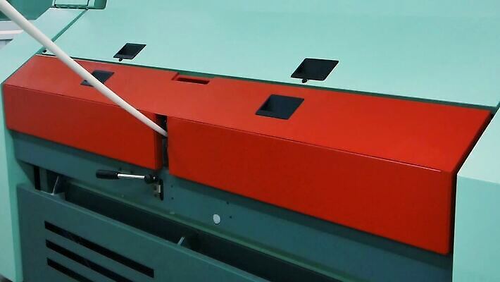 식물 산업 선 공장 사람없음 기계 장비 흰색 공구 직물 면 그룹 작업실 실 제조 실크 천 회전 롤 롤러 실타래 섬유 얼레 방앗간 양모 돌리기 자동화 줄서기 짜기 많음 MP4 해외동영상 클립영상 컬러 컨셉 공업 모션 도구 동영상 파일형식