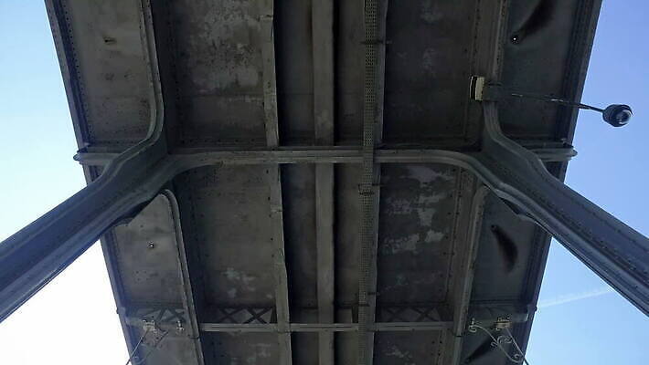 유럽 도로 건축양식 모션 거리 사람없음 건물 강 도시풍경 금속 산책 프랑스 기둥 도시 전철 아치 프랑스어 구름다리 랜드마크 수도권 철강 스타일 1인칭시점 파리(프랑스) 4K MOV 해외동영상 클립영상 문자 건축물 시선 건축 나라 길 육상교통 교통시설 재질 휴식 대중교통 풍경 다리_건축물 지역 동영상 파일형식