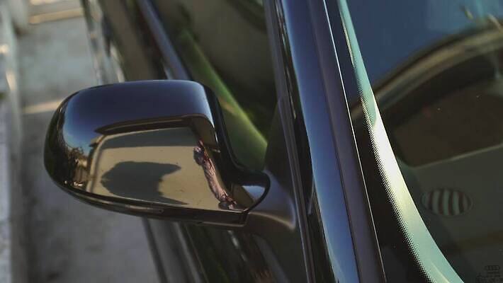 모양 모델 디자인 도로 선 컬러 백그라운드 패턴 부분 자동차 사람없음 빛 금속 운전 골동품 오염 역사 클래식 수집 향수 묘사 속도 복고 모터 범퍼 옛날 자동 차고 스타일 4K MOV 해외동영상 클립영상 길 육상교통 컨셉 무늬 교통시설 모션 재질 화장품 동영상 파일형식