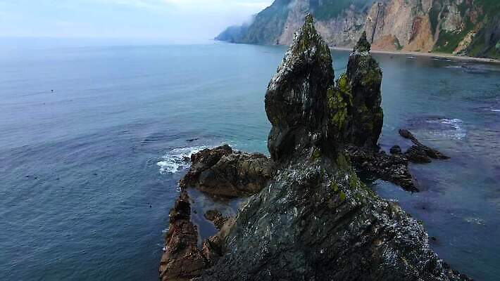 동물 바다 섬 2 자연 조류 하늘 사람없음 빨간색 물 파란색 일본 맑음 검은색 만 러시아 지역 랜드마크 러시아인 화강암 4K MOV 해외동영상 클립영상 자연요소 서양인 유럽 아시아 컬러 날씨 암석 생태계 동영상 파일형식