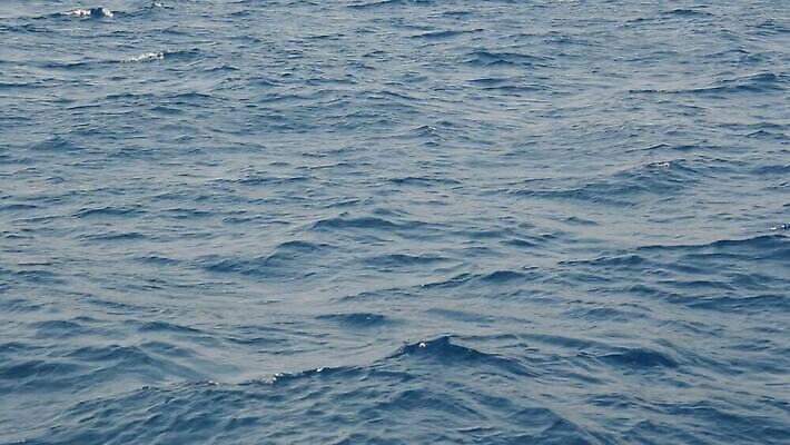 물결 바다 하늘색 백그라운드 자연 사람없음 야외 초록색 물 파란색 빛 환경 거품 습기 젖음 신선 액체 수분 지중해 질감 웨이브 에메랄드 터키석 MOV 해외동영상 클립영상 자연요소 컬러 보석 생태계 동영상 파일형식