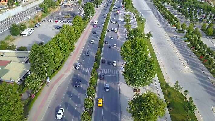 공공시설 도로 길 여행 교통시설 모션 자동차 거리 버스 이스탄불 안테나 사람없음 빨간색 운전 도시 고속도로 운전사 헬리콥터 바쁨 택시 장면 감시 칠면조 동맥 드론 방법 많음 내려보기 4K MP4 해외동영상 클립영상 직업 육상교통 컬러 교통 컨셉 통신 승용차 조류 대중교통 비행기 시설 혈관 동영상 파일형식 튀르키예