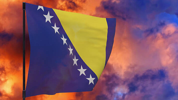 배너 물결 하늘 불 바람 사람없음 빨간색 일몰 깃발 연기 깃대 봉 보스니아 위기 재앙 전국 4K MOV 해외동영상 클립영상 자연요소 컬러 날씨 노을 동영상 파일형식