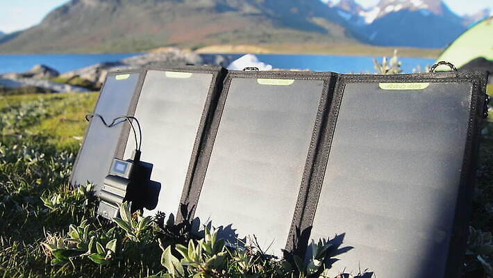 자연 사람없음 야외 햇빛 휴대용 태양에너지 충전 그린란드 산맥 MOV 해외동영상 클립영상 섬 산 덴마크 태양 그린에너지 오브젝트 생태계 동영상 파일형식