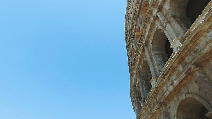 외관 유럽 문화 여행 밭 건축양식 하늘 벽돌 사람없음 건물 일출 경기장 이탈리아 새벽 무대 원형 역사 로마 극장 묘사 아치 과거 콜로세움 천연기념물 고고학 랜드마크 로마인 옛날 원형극장 제국 파멸 검투사 포럼 4K MOV 해외동영상 클립영상 자연요소 도형 직업 건축물 교육 건축 나라 컨셉 농업 스포츠시설 인종 노을 토론 동영상 파일형식 소멸