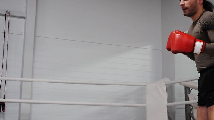 백인 직업 남자 스포츠 운동화 2 함께함 설명 사람 성인 두명 운동복 운동 강사 힘 반지 권투글러브 킥 연습 클럽 체육관 싸움 근육질 쇼 때리기 운동가 킥복싱 타격 4K MOV 해외동영상 클립영상 서양인 옷 신발 컨셉 장신구 모션 근육 건강 권투 글러브 몸매 동영상 파일형식