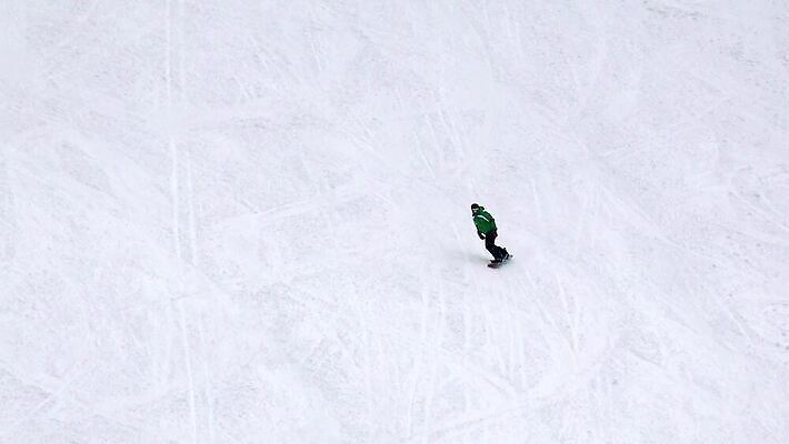 라이프스타일 계절 남자 스포츠 여행 포즈 겨울 놀이 하늘 스키 산 정장 경사 사람없음 야외 얼음 추위 흰색 스노우보드 정상 미끄러짐 승차 위험 시원함 가루 언덕 속도 흥분 스키선수 스노우보더 흐림 추적 무료 무임승차 4K MP4 해외동영상 클립영상 자연요소 옷 감정 컬러 컨셉 모션 날씨 겨울스포츠 운동선수 사람 생활 보드_스포츠 동영상 파일형식
