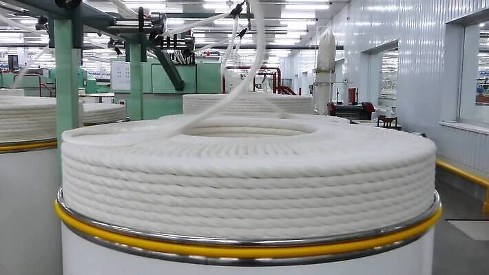 식물 산업 선 공장 사람없음 기계 장비 흰색 공구 직물 면 그룹 작업실 실 제조 실크 천 회전 탱크 롤 실타래 섬유 얼레 방앗간 양모 돌리기 자동화 줄서기 짜기 많음 MP4 해외동영상 클립영상 컬러 컨셉 공업 모션 도구 동영상 파일형식