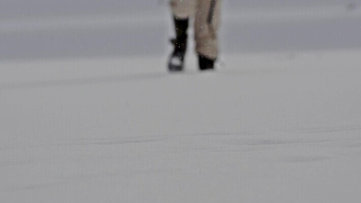 백인 모델 전통 옷 여자 신발 크리스마스 겨울 모션 자연 건강 서기 사람 야외 뷰티 유행 걷기 얼음 산책 추위 흰색 고급 큼 유혹 열정 공상 병정 느림 단상 깊이 달리기선수 양발 집착 힘찬 MOV 해외동영상 클립영상 자연요소 서양인 계절 기념일 감정 컬러 컨셉 휴식 크기 생태계 육상선수 동영상 파일형식