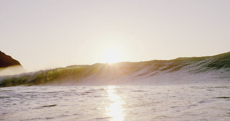 파도 자연 잉글랜드 사람없음 야외 물 태양 물방울 액체 분무기 콘월 4K MOV 해외동영상 클립영상 자연요소 바다 영국 생태계 동영상 파일형식