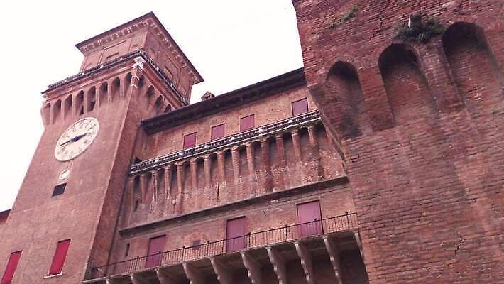 외관 유럽 여행 건축양식 하늘 벽돌 풍경 사람없음 야외 건물 물 파란색 도시풍경 여행객 탑 이탈리아 궁전 도시 성 센터 중세 역사 재산 저녁 타운 천연기념물 랜드마크 세기 옛날 4K MP4 해외동영상 클립영상 자연요소 건축물 건축 나라 컬러 고건축 모션 사람 금융 야간 동영상 파일형식