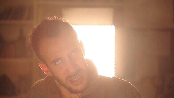 여자 얼굴 여행 백그라운드 오렌지 자연 하늘 불 휴가 미술 한명 사람 소년 빨간색 초록색 물 빛 검은색 어둠 할로윈 죽음 표현 닫기 유령 야간 위험 신비 무서움 악마 공상 흡혈귀 나쁜 고딕 몬스터 악몽 지옥 호러 오싹 4K MP4 해외동영상 클립영상 자연요소 1 남자 감정 어린이 컬러 컨셉 과일 모션 문화예술 신체부위 생태계 공포 동영상 파일형식