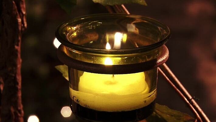 전통 라이프스타일 디자인 꽃 문화 백그라운드 불 휴가 불꽃 건강 연꽃 사랑 사람없음 장식 물 빛 반사 노란색 귀여움 검은색 축제 화목 낭만 흰색 축하 뜨거움 야간 심볼 향기 아로마테라피 내추럴 돌봄 왁스 화상 MOV 해외동영상 클립영상 자연요소 식물 감정 컬러 컨셉 모션 생활 상처 냄새 테라피 동영상 파일형식