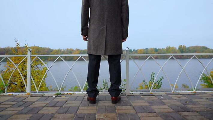 할아버지 노년 스트레스 한명 강 고통 슬픔 가을 비즈니스맨 우아함 좌절 고독 장면 문제 긴장 배려 우울증 치매 트러블 혼자 MOV 해외동영상 클립영상 1 계절 남자 감정 컨셉 비즈니스 사람 성인 직장인 질병 동영상 파일형식