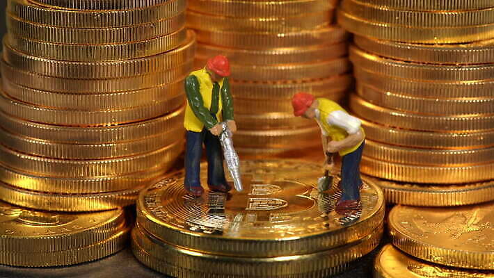 모델 컨셉 돈 비즈니스 사람없음 금융 숫자 쌓기 디지털 동전 웹 피규어 시장 재산 황금 암호 망치 삽 발굴 사이버 무역 상업 전자 보물 토막 광부 땅파기 가상 4K MOV 해외동영상 클립영상 직업 문자 산업 인터넷 모션 경제 미니어처 공구 동영상 파일형식