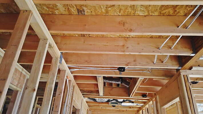 디자인 외관 산업 캐나다 건축양식 아파트 주택 프레임 건설업 사람없음 목재 빛 미국 건설현장 수리 투자 목공예 콘도 뼈대 잡동사니 개발 복원 리모델링 수목 합판 4K MOV 해외동영상 클립영상 나무 건축 북아메리카 비즈니스 재료 숙소 건물 공예 동영상 파일형식