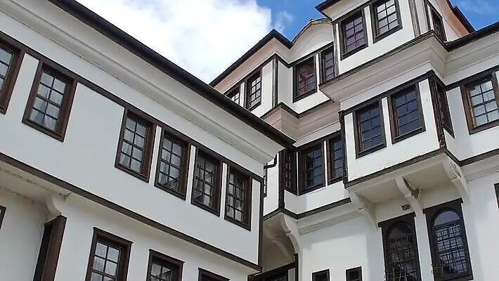 전통 유럽 호수 여행 백그라운드 건축양식 창문 자연 벽지 하늘 휴가 거리 아파트 주택 협상 풍경 사람없음 야외 건물 빨간색 물 여름 파란색 마을 일몰 바위 흰색 도시 성 역사 언덕 좁은 타운 마케도니아 발칸반도 옛날 MOV 해외동영상 클립영상 자연요소 건축물 계절 건축 나라 컬러 비즈니스 노을 돌_바위 생태계 동영상 파일형식 남유럽