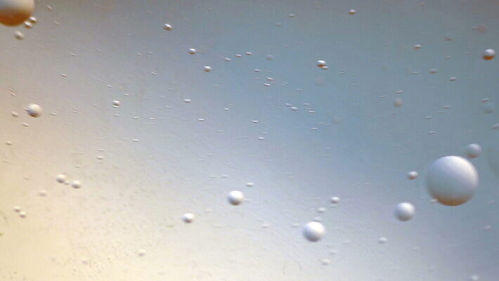 모양 컬러 백그라운드 컨셉 패턴 모션 유리 표면 추상 그림자 미술 사람없음 장식 물 파란색 빛 컬러풀 뷰티 반사 우주 거품 행성 물방울 원형 투명 액체 떨어짐 기름 혼합 묘사 질감 공상 강렬 섞기 여의주 스타일 효과 4K 유체 MOV 해외동영상 클립영상 자연요소 도형 음식 무늬 재질 문화예술 동영상 파일형식