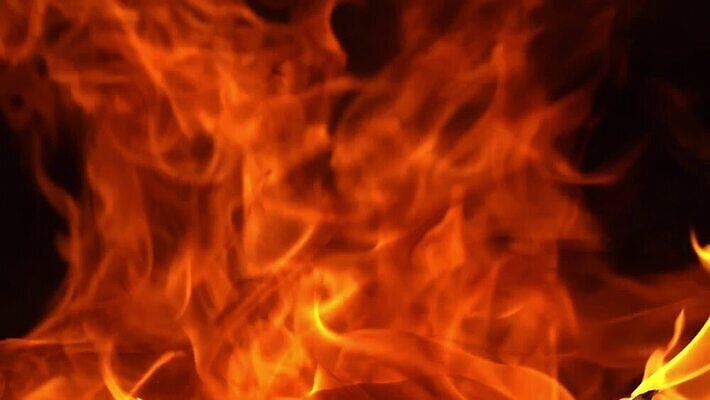 산업 모션 불 불꽃 따뜻함 사람없음 빛 어둠 힘 에너지 뜨거움 광 용광로 화상 MOV 해외동영상 슬로모션 클립영상 자연요소 촬영기법 상처 동영상 파일형식