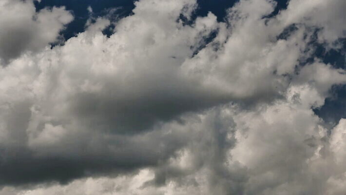 구름 컬러 백그라운드 자연 하늘 날씨 풍경 사람없음 야외 가로 여름 파란색 빛 햇빛 태양 우주 환경 흰색 전원 분위기 장면 천국 솜털 스카이라인 내추럴 오존 적란운 천창 유일 타임랩스 MOV 해외동영상 클립영상 자연요소 계절 컨셉 촬영기법 전기에너지 생태계 동영상 파일형식 구름_자연