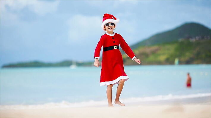 백인 모자 1 드레스 계절 행복 얼굴 어린이 바다 크리스마스 휴가 새로움 선물 한명 미소 장식 빨간색 산타클로스 기쁨 바위 흰색 아기 신용카드 작음 연도 그림 흥분 엽서 이국적 크리스마스이브 터키석 클라우스 MOV 해외동영상 클립영상 서양인 잡화 옷 기념일 감정 컬러 컨셉 표정 사람 신체부위 금융 돌_바위 크기 보석 편지 동영상 파일형식