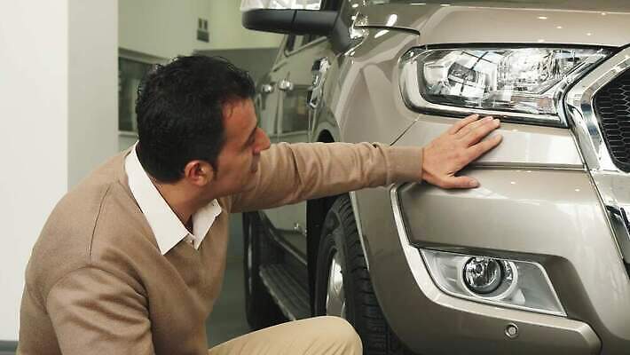 남자 셔츠 돈 의자 비즈니스 바지 자동차 열쇠 전등 새로움 한명 정장 세일 상점 일본 검은색 어둠 기계 재킷 거래 덮개 흰색 비즈니스맨 바퀴 선택 구매 브레이크 스웨터 피부 서비스 속도 연료 가스 엔진 모터 디젤 완벽 자동 조언 대리인 4K MOV 해외동영상 클립영상 1 옷 아시아 육상교통 컬러 가구 컨셉 상의 하의 조명 사람 신체부위 쇼핑 외투 뚜껑 직장인 재산 동영상 파일형식