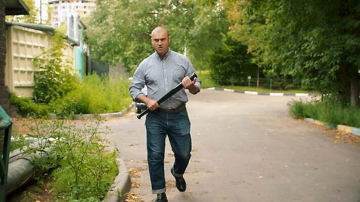 백인 남자 무기 얼굴 한명 사람 힘 야구 분노 잡기 도시 폭력 범죄 위험 공격 무서움 충돌 위협 싸움 박쥐 나쁜 압력 폭행 호러 4K MOV 해외동영상 클립영상 서양인 1 감정 컨셉 포유류 모션 신체부위 구기 사회이슈 공포 동영상 파일형식