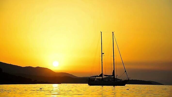 라이프스타일 바다 컬러 여행 요트 오렌지 교통시설 자연 하늘 성공 바람 휴가 항해 사람없음 물 컬러풀 태양 노란색 평화 일출 일몰 활발 낭만 자유 보트 고급 탐색 레가타 타임랩스 MOV 해외동영상 클립영상 자연요소 교통 컨셉 배_교통 과일 날씨 촬영기법 생활 노을 시설 생태계 동영상 파일형식