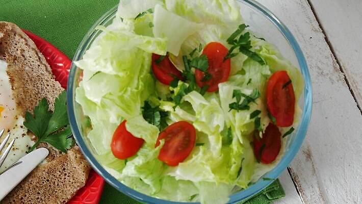 전통 음식 다이어트 아침 건강 요리 사람없음 케이크 계란 식사 저녁식사 샐러드 신선 아침식사 굽기 팬케이크 프랑스어 점심식사 노르망디 단백질 짠맛 핸드메이드 크레이프 맛있는 4K MP4 해외동영상 클립영상 주간 문자 디저트 알 맛 구이 동영상 영양소 파일형식