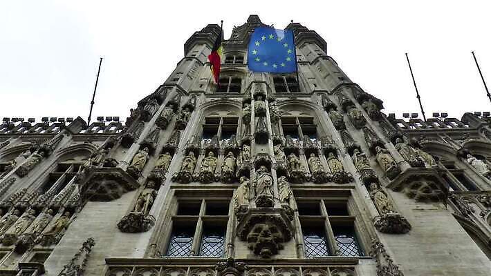 전통 조각 여행 건축양식 사람없음 장식 조각상 탐험 깃발 중세 역사 심볼 묘사 벨기에 고딕 브뤼셀 MP4 해외동영상 클립영상 건축 조형물 동영상 서유럽 파일형식