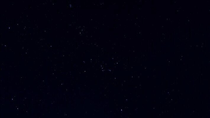 구름 별 선 과학 백그라운드 곡선 모션 자연 하늘 추상 풍경 사람없음 야외 파란색 빛 우주 검은색 어둠 별자리 원형 센터 떨어짐 야간 질감 순환 회전 은하계 점성술 천문학 북쪽 궤도 성운 금성 막 4K 타임랩스 MP4 해외동영상 클립영상 자연요소 도형 교육 컬러 컨셉 무늬 촬영기법 행성 방향 생태계 동영상 파일형식