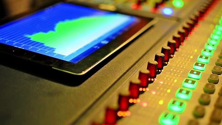 손 산업 물결 음악 음향기기 백그라운드 노래 버튼 실내 손잡이 미술 사람없음 소리 듣기 에너지 전문직 밀기 볼륨 분석 클럽 디스코 방송 일렬 패배 애니메이션 물결무늬 스위치 스테레오 조절 되감기 베이스 섞기 제어 테크노 팝 프로듀서 벡터 MOV 해외동영상 클립영상 직업 컨셉 무늬 모션 현악기 문화예술 내부 신체부위 전자제품 춤 동영상 파일형식