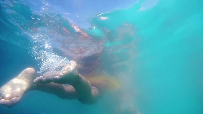 백인 라이프스타일 응시 행복 어린이 스포츠 여행 백그라운드 가족 휴가 건강 사람 물 여름 파란색 운동 수중 수영 아기 호주 당구 즐거움 수영선수 MP4 해외동영상 클립영상 자연요소 서양인 시선 계절 감정 컬러 관계 운동선수 생활 구기 수상스포츠 오세아니아 동영상 파일형식