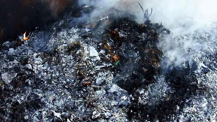 지구 백그라운드 가방 오렌지 자연 엄마 건조 따뜻함 사람없음 빨간색 여름 빛 태양 노란색 지구본 우주 정원 검은색 어둠 재활용 젖음 에너지 탐험 뜨거움 환경오염 오염 쓰레기 폐기물 위험 모닥불 플라스틱 폭발 벽난로 연료 낭비 스모그 재 화상 MOV 해외동영상 클립영상 자연요소 잡화 계절 컬러 컨셉 과일 가족 재질 불 상처 친환경 생태계 동영상 파일형식