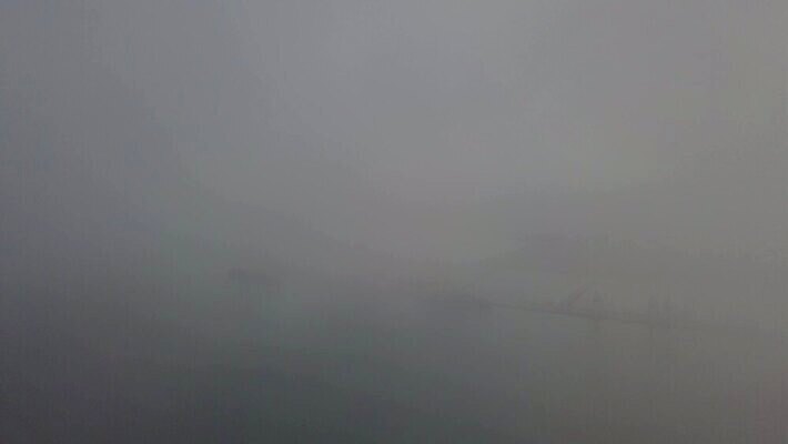 산업 백그라운드 안테나 사람없음 물 경제 항구 장비 안개 화물 만 보트 센터 컨테이너 지역 포트 항공촬영 드론 로딩 무료 뿌연 터미널 4K MOV 해외동영상 클립영상 자연요소 뷰포인트 배_교통 통신 교통시설 날씨 운송업 동영상 파일형식