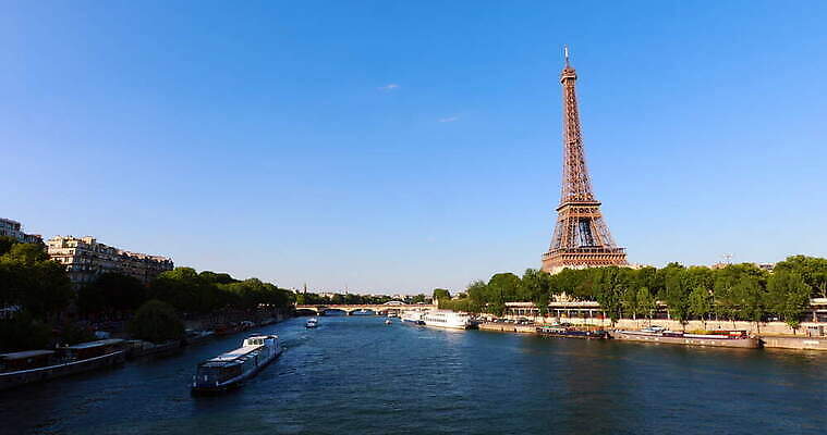 나무 전통문화 여행 건축양식 하늘 사람없음 야외 물 관광지 강 프랑스 도시 보트 랜드마크 선박 파리(프랑스) 4K MOV 해외동영상 클립영상 자연요소 식물 전통 건축 유럽 문화 수상교통 배_교통 동영상 파일형식