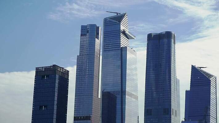 여행 비즈니스 건축양식 하늘 새로움 파노라마 풍경 사람없음 건물 물 금융 파란색 강 도시풍경 사무실 탑 항구 고층빌딩 미국 도시 도심 뉴욕 지역 방문 대도시 스카이라인 맨해튼 랜드마크 허드슨강 브루클린 4K MOV 해외동영상 클립영상 자연요소 건축물 건축 컬러 컨셉 북아메리카 교통시설 촬영기법 빌딩 경제 동영상 파일형식