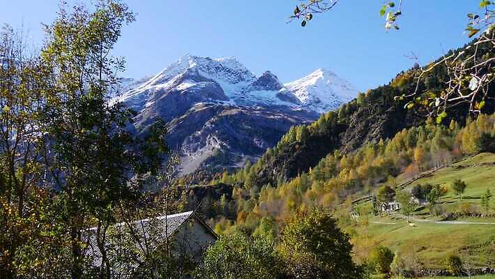 공원 도로 길 여행 자국 자연 휴가 산 사람없음 계곡 봄 트래킹 하이킹 프랑스 오솔길 빙하 내추럴 프랑스어 루트 원형극장 전국 4K MP4 해외동영상 클립영상 문자 계절 공공시설 유럽 교통시설 레저 극장 생태계 동영상 파일형식