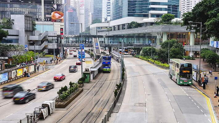 아시아 도로 여행 이동 비즈니스 교통시설 모션 자동차 하늘 거리 버스 풍경 사람없음 금융 파란색 빛 도시풍경 사무실 중국 황혼 도시 고속도로 도심 야간 저녁 속도 바쁨 장면 지역 타운 홍콩 스카이라인 랜드마크 블러 MOV 해외동영상 클립영상 자연요소 나라 길 육상교통 컬러 교통 컨셉 대중교통 경제 일몰 시설 동영상 파일형식