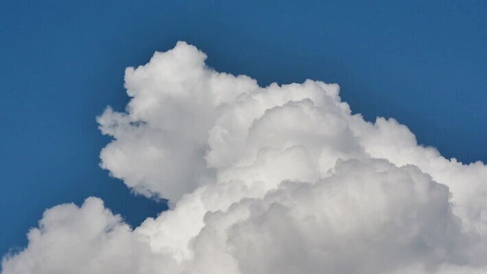 구름 컬러 백그라운드 자연 하늘 날씨 풍경 사람없음 야외 가로 여름 파란색 빛 햇빛 태양 우주 환경 흰색 전원 분위기 장면 천국 솜털 스카이라인 내추럴 오존 적란운 천창 유일 타임랩스 MOV 해외동영상 클립영상 자연요소 계절 컨셉 촬영기법 전기에너지 생태계 동영상 파일형식 구름_자연