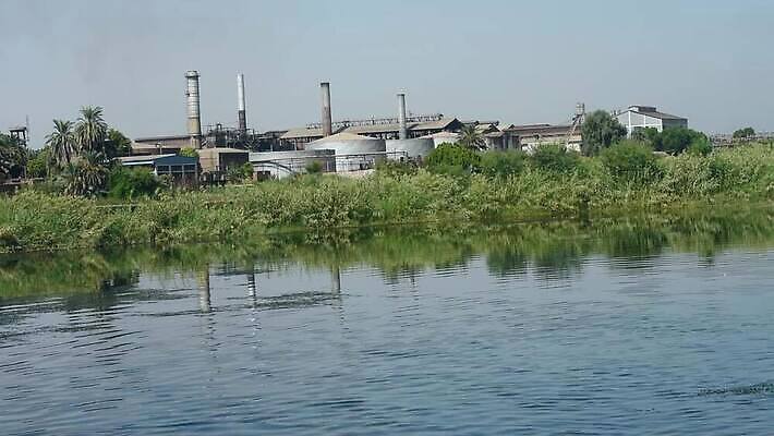 산업 여행 농업 건축양식 공장 자연 하늘 파노라마 이집트 굴뚝 사람없음 야외 건물 초록색 물 강 반사 환경 연기 강가 큼 창고 기중기 공학 랜드마크 사일로 MP4 해외동영상 클립영상 자연요소 건축물 교육 건축 컬러 공업 아프리카 촬영기법 중장비 크기 생태계 동영상 파일형식