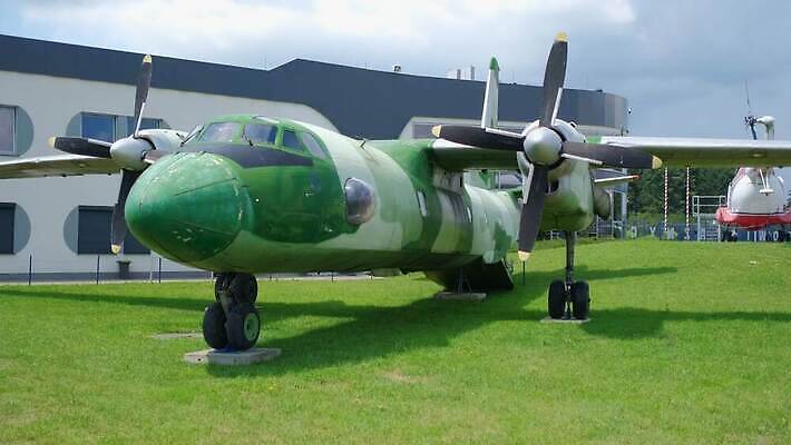 비행기 사람없음 금속 화물 역사 전시회 박물관 군용 프로펠러 옛날 폭격기 4K MOV 해외동영상 클립영상 무기 항공교통 재질 대중교통 군대 전시 운송업 동영상 파일형식