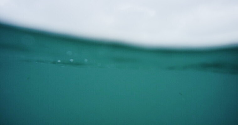 구름 파도 자연 하늘 잉글랜드 풍경 사람없음 야외 물 파란색 침몰 콘월 4K MOV 해외동영상 클립영상 자연요소 바다 컬러 영국 생태계 동영상 파일형식