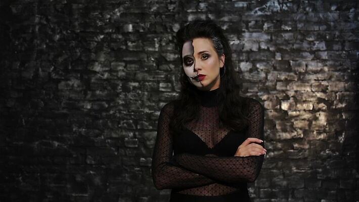 모자 전통 드레스 여자 얼굴 호박 휴가 기념 한명 미소 사람 빨간색 섹시 파티 검은색 어둠 할로윈 마술사 죽음 표현 야간 저녁 신비 무서움 악마 마녀 마법 10월 흡혈귀 나쁜 고딕 악몽 지옥 호러 MP4 해외동영상 클립영상 자연요소 1 잡화 옷 감정 컬러 컨셉 채소 표정 이벤트 신체부위 마술 날짜 공포 동영상 파일형식