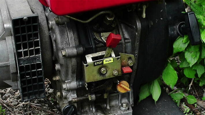 디자인 산업 컬러 과학 부분 공장 사람없음 물 금속 힘 기계 공연 손상 장비 공구 업무 바퀴 뜨거움 수술 실패 수리 플러그 전기에너지 기름 철 오브젝트 회전 쇼 무거움 엔진 공학 펌프 모터 도르래 실린더 옛날 철강 MOV 해외동영상 클립영상 자연요소 교육 음식 컨셉 공업 의학 재질 이벤트 치료 에너지 도구 작업 좌절 무게 동영상 파일형식