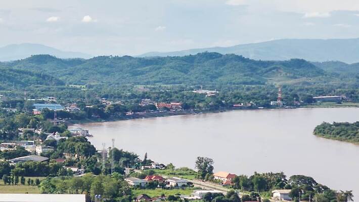 아시아 여행 밭 태국 자연 하늘 산 동양인 사람없음 야외 초록색 물 강 환경 시골 보트 숲 라오스 타운 내추럴 메콩강 국경 4K MOV 해외동영상 클립영상 자연요소 나라 컬러 농업 배_교통 인종 도시 생태계 동영상 파일형식